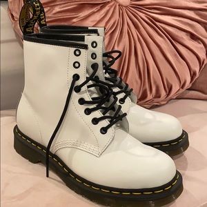 doc martens / never worn